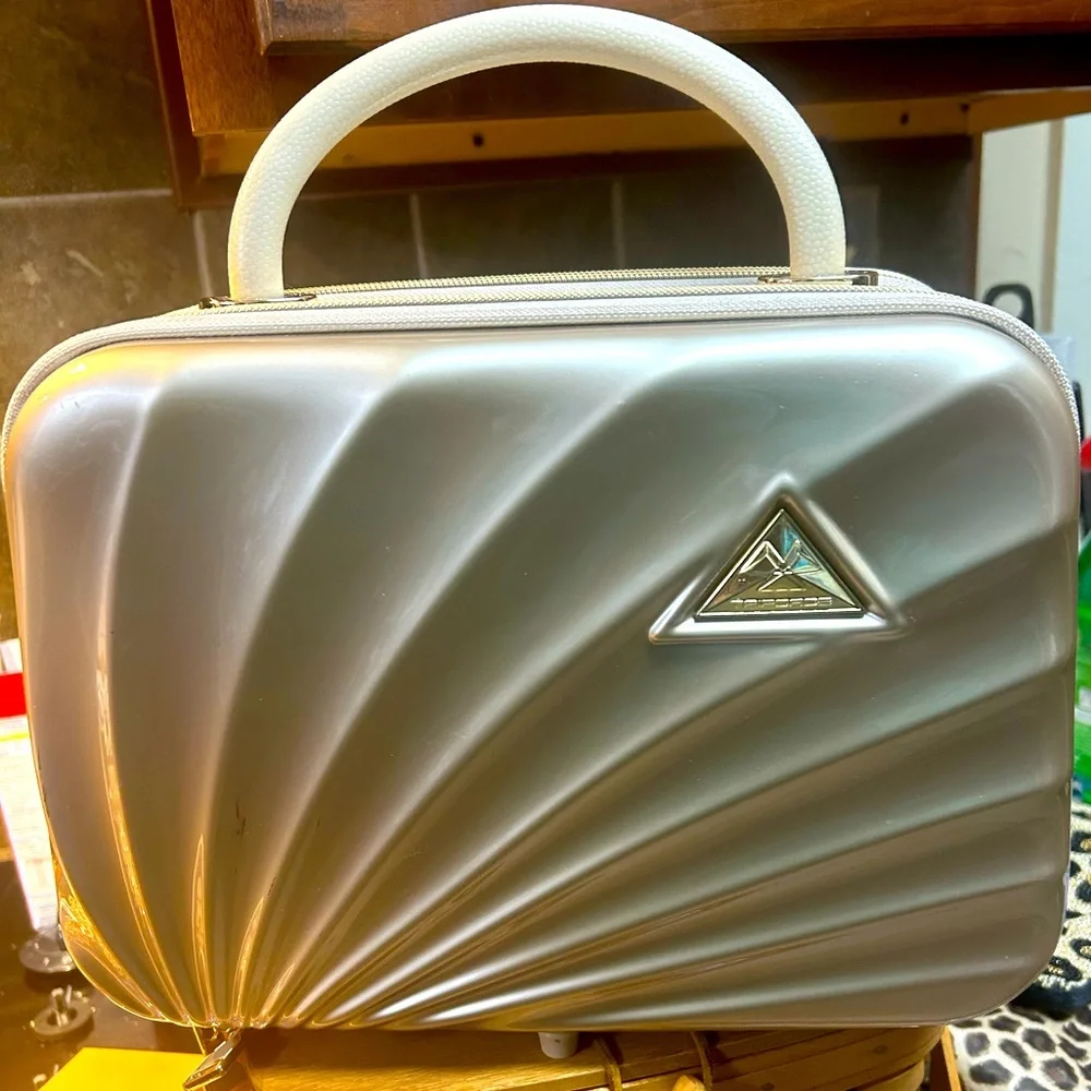 Triforce Elite Travelware Beauty Case Sienna Collection